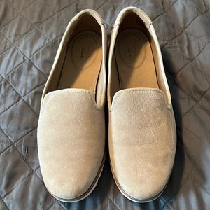 Size 10 Clark’s slip ons
